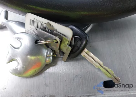 2005 Scion Xb from USA, damaged, VIN JTLKT324350201033